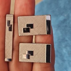 Swank Silvertone Vintage Cufflinks and Tie Clip Gift Set